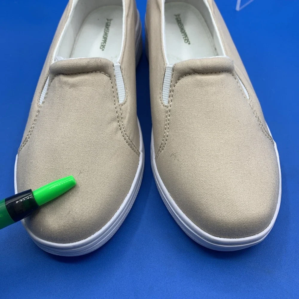Grasshoppers  Comfort Shoes Slip On Beige Women's Size US 5.5 W WIDE